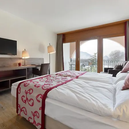 Des Vignes Otel 4*