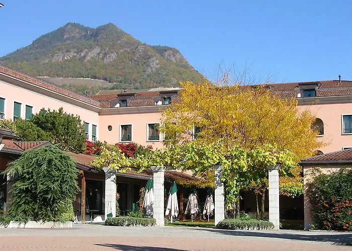 Des Vignes Hotell 4*