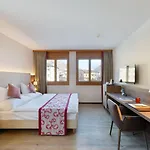 Des Vignes Hotel 4*