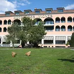 Des Vignes Hotel Saint-Léonard